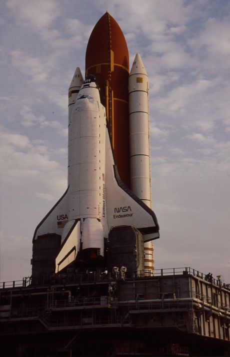 The STS-69 Endeavour stack plods toward Launch Pad 39A on 8/8/95. (Jones photo)