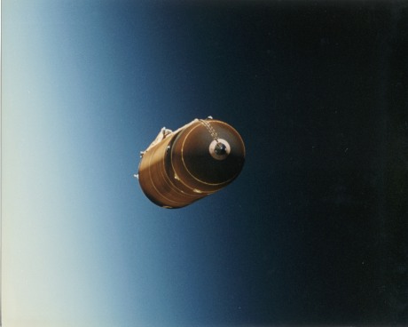 Our external tank, built by Lockheed Martin, drifts clear after MECO. The tank burned up over the Indian Ocean while our OMS engines propelled us into our final orbit. (NASA sts068-01-008)